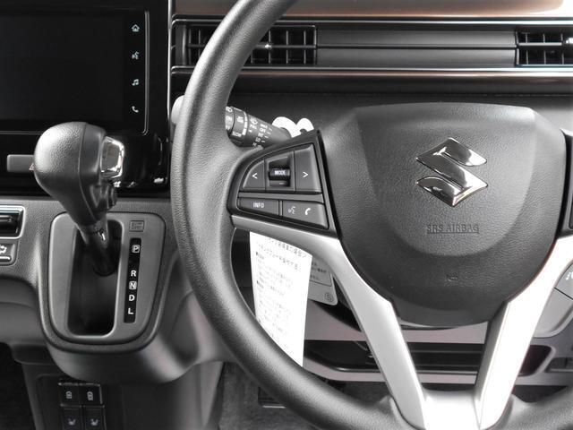 ステアリングには様々なスイッチが付いておりますので運転しながらの操作も楽ちんです♪