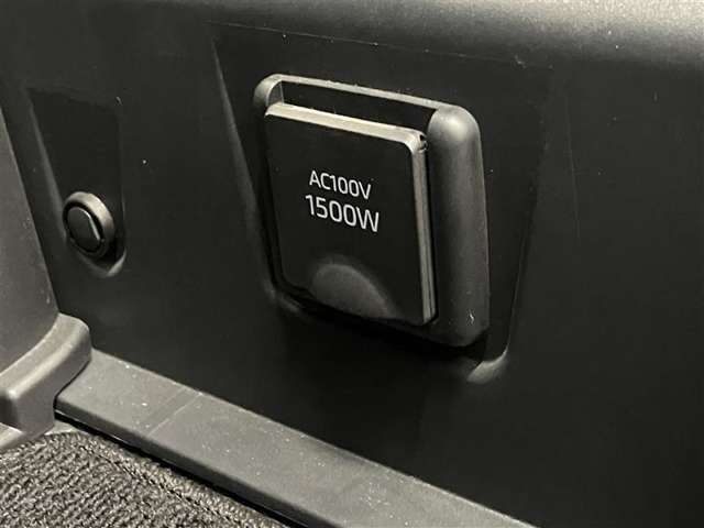 キャンプに行ったり、旅行に行ったりした時に、家電製品を使いたいこともあるはず。AC100Vがありますので、ドライヤーなどの家電製品も使えて便利ですね。