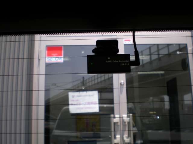 ◇リアにもついているので煽り運転防止にもなります♪◇