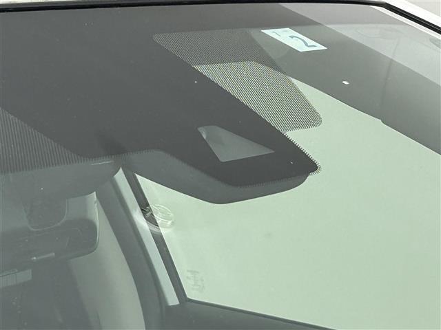 【　衝突被害軽減ブレーキ　】衝突軽減ブレーキ付き♪誤操作で万が一、前方の車に衝突しそうになった際に自動でブレーキが作動し衝突の被害を軽減します！