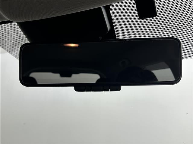 【　インテリジェントルームミラー　】後方の確認がデジタルインナーミラーで可能です♪荷物がたくさんのっていても安全ですね！
