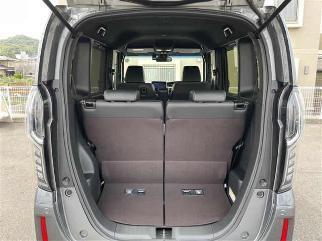 【トランク】積み込みやすくて、たっぷり積める荷室です。シートアレンジできるものは、乗車人数と荷物の量や大きさによってシートを動かすことができるので、より快適なドライブが可能です！