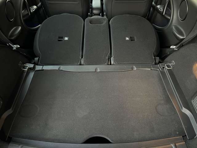 リアシートを倒せばここまで広く使って頂けます！