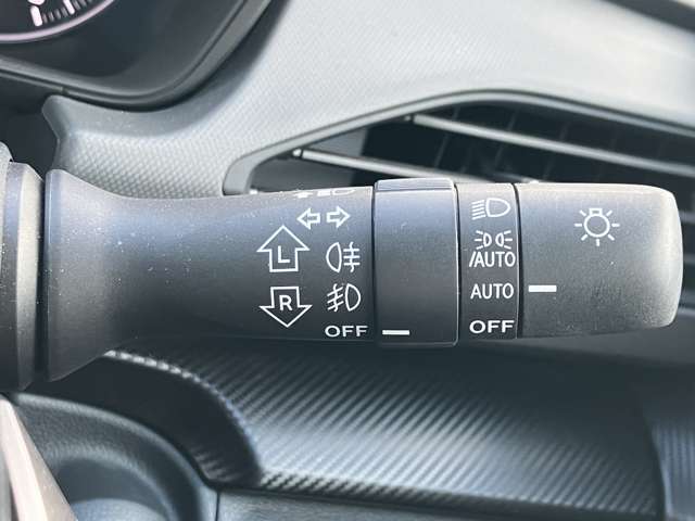 納車前に内外装のクリーニングをいたします。各種コーティング（別途有料）もご用意しておりますので、是非ご相談ください。