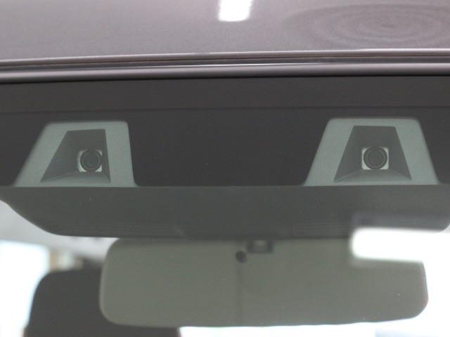【衝突軽減ブレーキ】低速走行時に自車が、前方の車両に追突するおそれがあるとき運転者のブレーキ操作を支援し衝突回避を支援したり衝突の衝撃を軽減するシステムです！