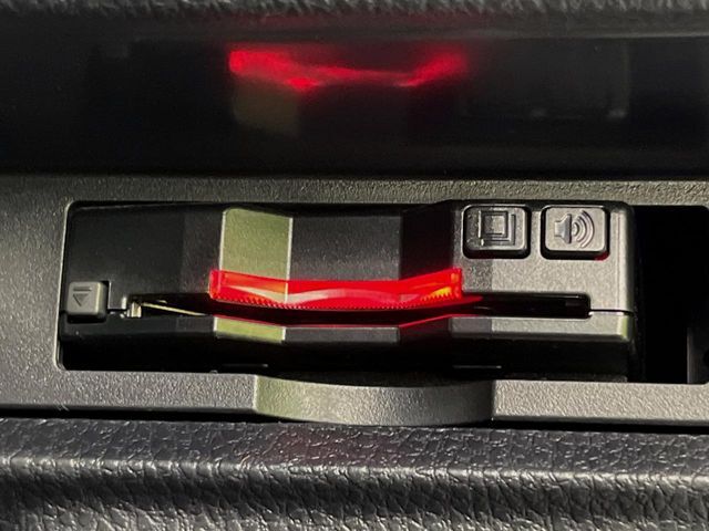 【ETC】高速道路の料金所をストレスなく通過！話題のスポットやサービスエリアに多い「スマートIC」利用時は必須のアイテムです。当店でセットアップを実施、ご納車当日からすぐにご利用いただけます！