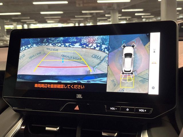 【パノラミックビューモニター】専用のカメラにより、上から見下ろしたような視点で360度クルマの周囲を確認することができます☆死角部分も確認しやすく、狭い場所での切り返しや駐車もスムーズに行えます。