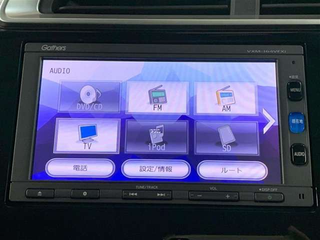 CD，DVD，フルセグテレビ、FM，AM、などが楽しめます。