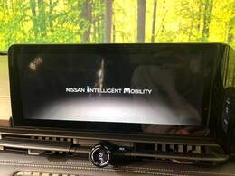 【メーカー純正ナビ】インテリアに溶け込むスタイリッシュな「専用設計」メーカーナビを装備♪視認性や操作性など基本性能にも優れ、より上質なカーライフをお楽しみいただけます。