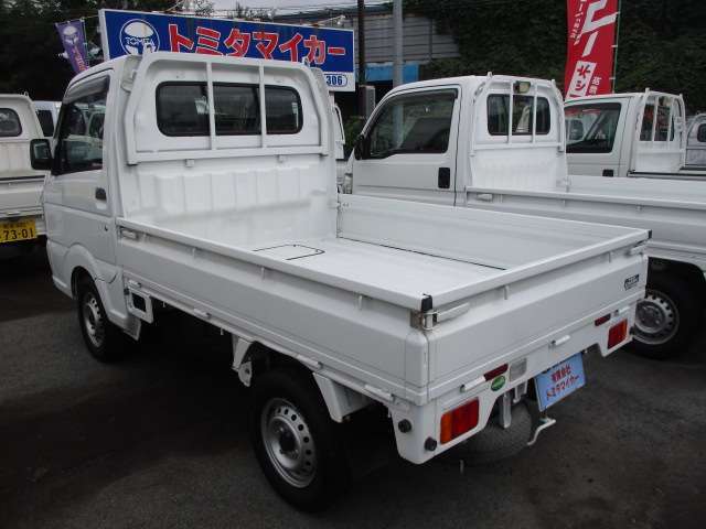 左後ろからの外装の画像です　熊本インターより光の森経由菊陽町にじの森近くの高速沿い　または、植木インターより北バイパス経由新地団地近くの高速沿いに。　カーセンサーフリーダイヤル　0078-6002-621735