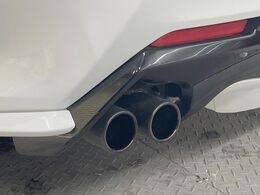 【TRD製スポーツマフラー】純正にはない個性あふれる「後ろ姿」を演出するTRDマフラー付き！ビジュアル・サウンド共にこだわりの一台に仕上がっております♪