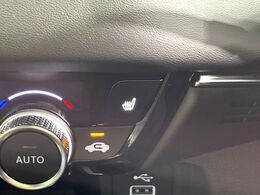 【シートヒーター】寒い日に重宝するシートヒーター！エアコンより早く温まってくれるので寒がりの人も安心ですね♪エアコンの温風は乾燥するから苦手、という方にもをおすすめです。