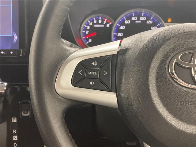 【ステアリングスイッチ】ハンドルから手を離さず音量調整などができて便利！運転中も操作ラクラクです♪