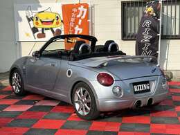 余計な手数料やグレーな諸費用は掛かりません。県外登録は基本プランに+11.000円です。(陸送費は別)