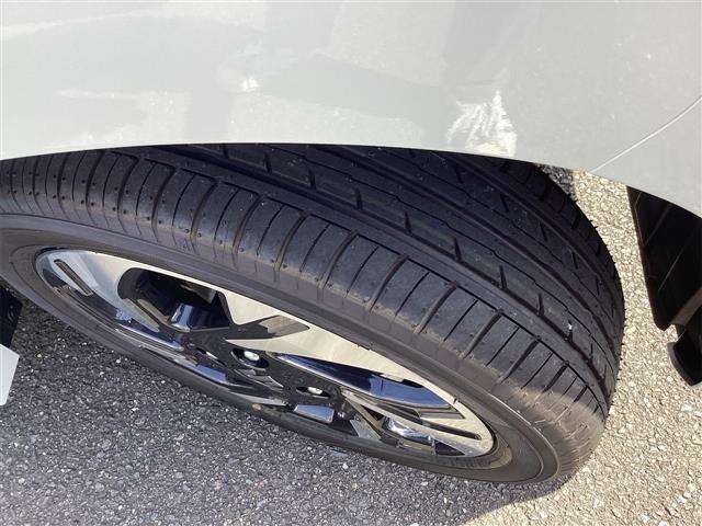 ■□■□■ アフターサービスもお任せ下さい！！ 自社整備工場を完備しております！！ 国土交通省指定整備工場なので車検も最短45分で終わります♪  ■□■□■