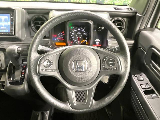 【ステアリングスイッチ】運転中、前方から目線をそらすことなく、オーディオ等の操作が可能な便利機能！安心＆快適なドライブを演出してくれます♪
