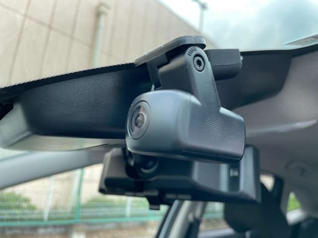 ◆【ドライブレコーダー】映像・音声などの運転中の記録を残します。事故などを起こした起こされた時の証拠になりえますので、もしも時でも安心ですね。