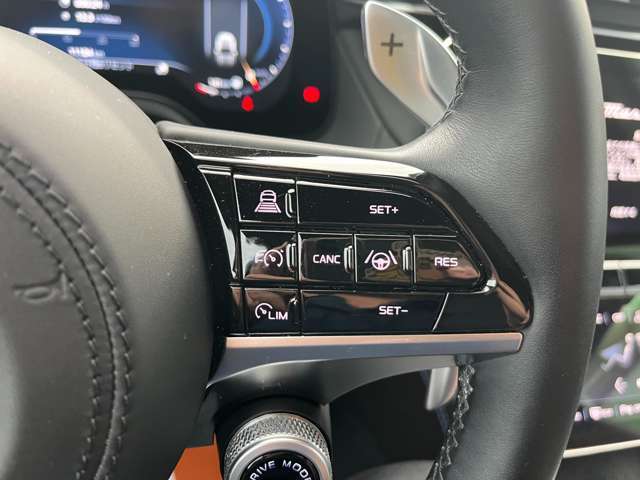 展示前には全車、内外装を厳しくチェックしておりますが、万が一見落とし等があってはダメなので、外部検査員によるチェック（カーセンサー認定）で更に厳しーくチェック済み＾＾