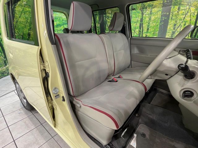 運転席シート廻りは使用感も少なく、良好な状態となっています。丁寧に使われていたことがよくわかりますね。