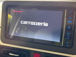 【ナビゲーション】目的地までしっかり案内してくれる使いやすいナビ。Bluetooth接続すればお持ちのスマホやMP3プレイヤーの音楽を再生可能！毎日の運転がさらに楽しくなります！！