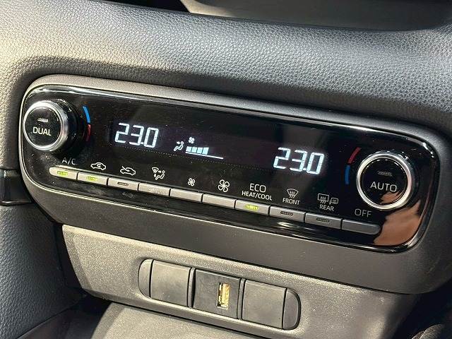 【オートエアコン】車内温度をセンサーが感知してご希望の車内温度になるよう、風量も自動で調整してくれます☆