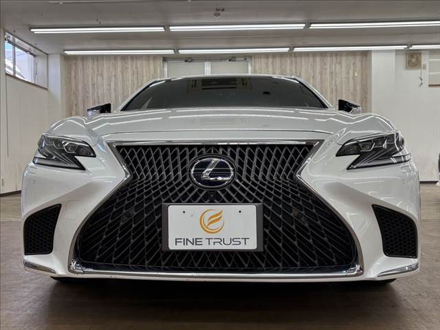 当社自慢のお車です。装備・機関系チェック済み♪横にこの車のセールスポイントを、写真と説明でアピールしてあります♪まずはご覧になってください。