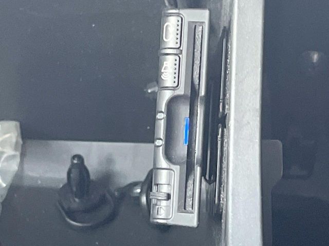 【ETC】高速道路の料金所をストレスなく通過！話題のスポットやサービスエリアに多い「スマートIC」利用時は必須のアイテムです。当店でセットアップを実施、ご納車当日からすぐにご利用いただけます！