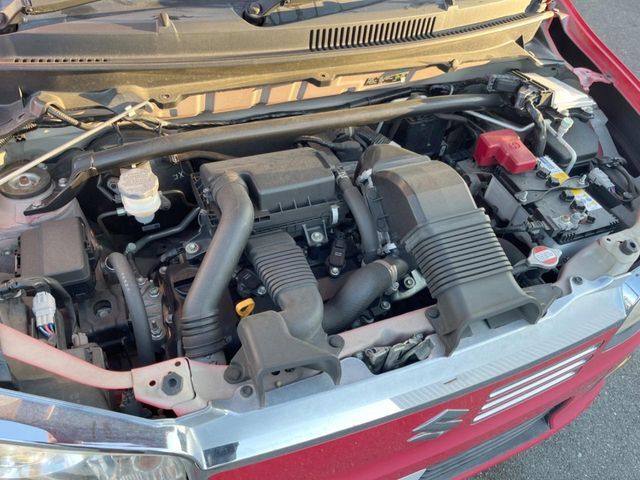 親切・丁寧な専門メカニックスタッフが応対！・車検・点検整備・事故等の修理などアフターサービスも安心。お車のカスタマイズもネクステージのサービススタッフまでご相談ください！