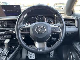 車両販売と整備・保証・クリーニングなどのサービスを自由にお選び頂けます。サービスは必要な分だけお選び下さい。