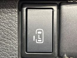 【パワースライドドア】スマートキーや運転席のスイッチでスライドドアの開閉が可能♪電動だから力を入れてドアを開ける必要が無く、小さいお子様でも、重い荷物を持っている時もラクに開け閉めできます♪