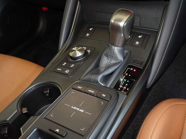 スポーツからエコまでお好みで走行モードを選択していただけます。