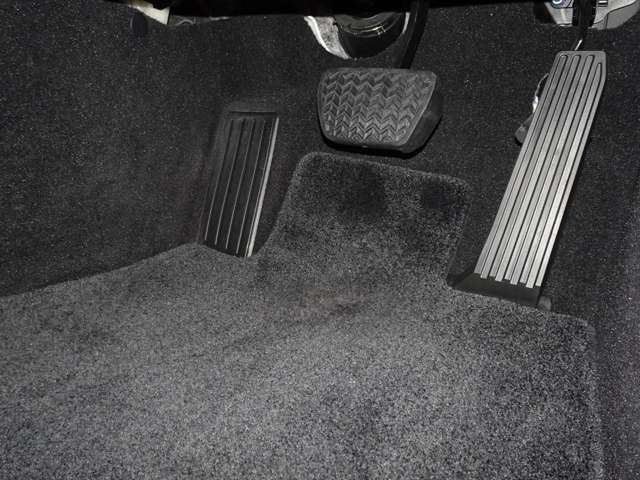 アクセルブレーキペダル