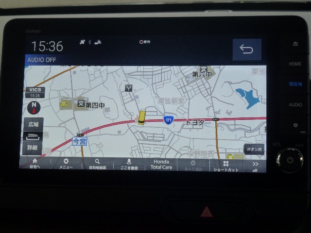 ホンダ純正ナビ搭載車です。地図データの情報量や検索スピードの速さが魅力的です。初めて行く場所や、知らない道でも安心・快適なドライブをお楽しみいただけます。