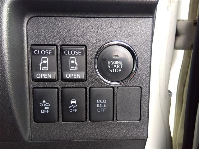 リアドアは両面パワースライドドアで乗り降りも楽々！運転席で開閉操作できます。