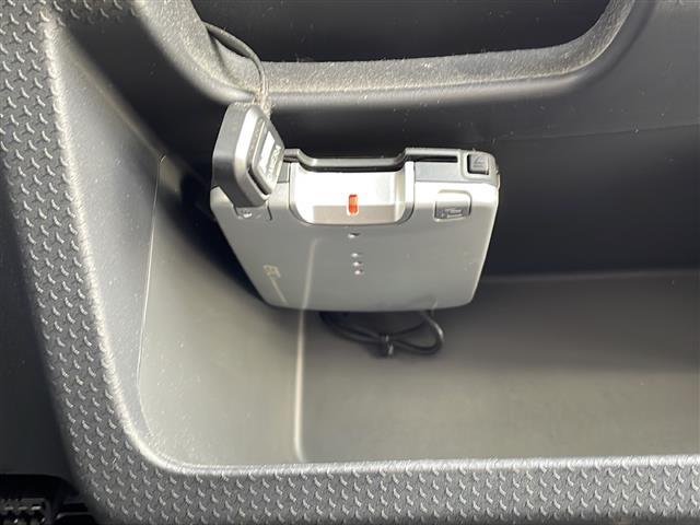 気になる車はすぐにお問い合わせください！右のカーセンサー専用無料ダイヤルから、専門スタッフがお車のご質問にお答えいたします！