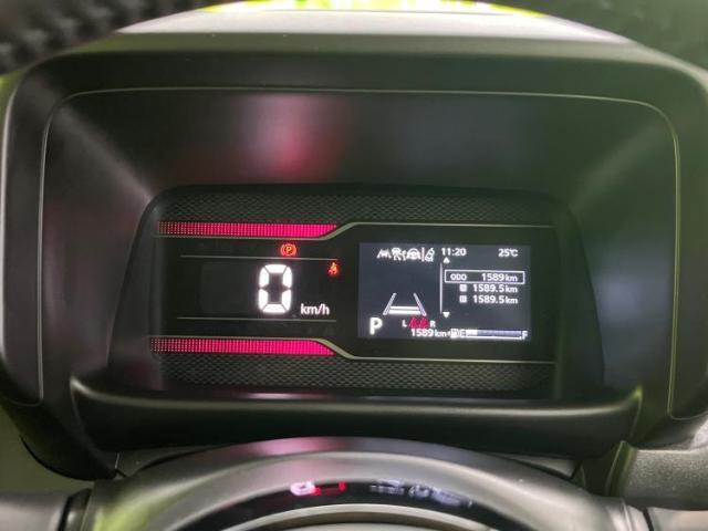 WECARSの展示場では実際に見て、触ってお車をお選びいただけます！知識の豊富な営業スタッフが様々なカーライフをご提案いたします！