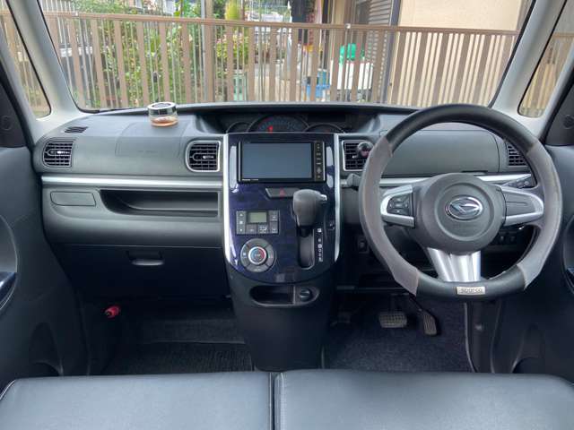 車検整備・各種メンテナンスなども自社で責任をもって行い、お客様に満足していただけるよう日々努力致しております。