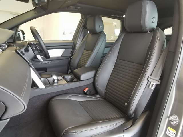 革のコンディションも大変良好で、禁煙車として使われていたお車となりますのでお子様がいらっしゃる方でも安心してご検討ください。