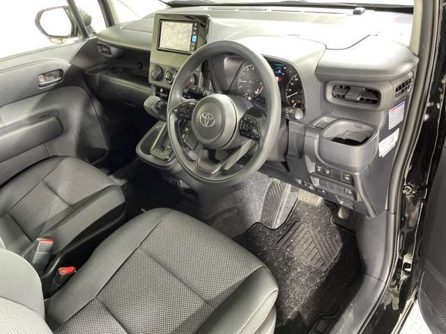 【インパネ全体】全方位で視界が広く、高い目線で運転もしやすいです！