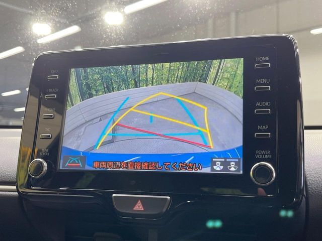 【バックカメラ】駐車時に後方がリアルタイム映像で確認できます。大型商業施設や立体駐車場での駐車時や、夜間のバック時に大活躍！運転スキルに関わらず、今や必須となった装備のひとつです！