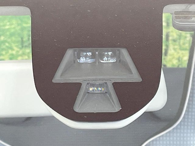 【スズキ　セーフティサポート】走行中に前方の車両等を認識し、衝突しそうな時は警報とブレーキで衝突回避と被害軽減をアシスト。より安全にドライブをお楽しみいただけます。