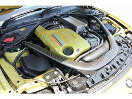 431馬力（カタログ値）S55B30A　3000cc直噴DOHCツイン・スクロール・ターボエンジン搭載！7速MDCTドライブロジックとの組み合わせです。