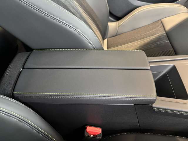 専任の研修を受け熟練したメカニックが大切にご納車整備させていただきます。アフターメンテナンス・ご遠方のメンテナンス・カスタム等なんでもご相談ください！