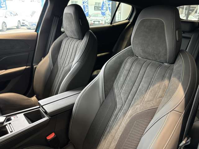 各担当者が保険募集人の資格を取得しております。お車のみならず、任意保険のご相談もお気軽にお申し付けください！