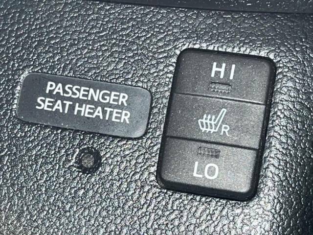 【シートヒーター】寒い日に重宝するシートヒーター！エアコンより早く温まってくれるので寒がりの人も安心ですね♪エアコンの温風は乾燥するから苦手、という方にもをおすすめです。