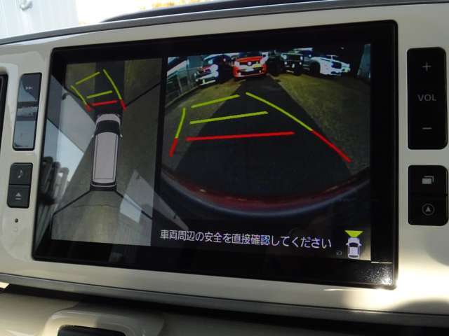 かと思ったら、今度はフロントカメラもついてる！