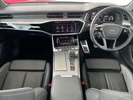 Audiのインテリアはエクステリア同様、優れたデザイン性とクオリティ、そして機能性を兼ね備えております。