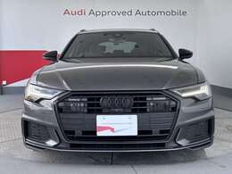 Audiの象徴であるシングルフレームグリルをよりワイドで低くシャープなデザインとすることでワイド＆ローのフォルムを協調しています。