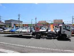 坂道発進補助！ASR！ダブルタイヤ！アイドリングストップ！ディーゼルターボは距離に強くまだまだ走ります！車検は令和7・4月まで！試乗もできます。大人気エルフ！是非どうぞ！