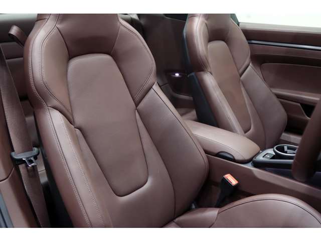 当店のお車は、全車「一般財団法人日本自動車査定協会」または「株式会社AIS」の「車両評価書」付きとなり、査定協会またはAISの定める、「修復履歴なし・不正メーターなし」のお墨付きですのでご安心ください！！